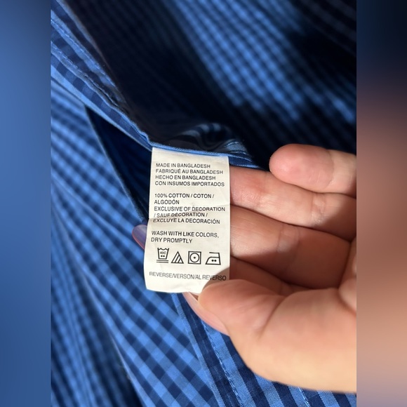 Izod blue checkered pattern long sleeve button up- size med - Picture 6 of 7